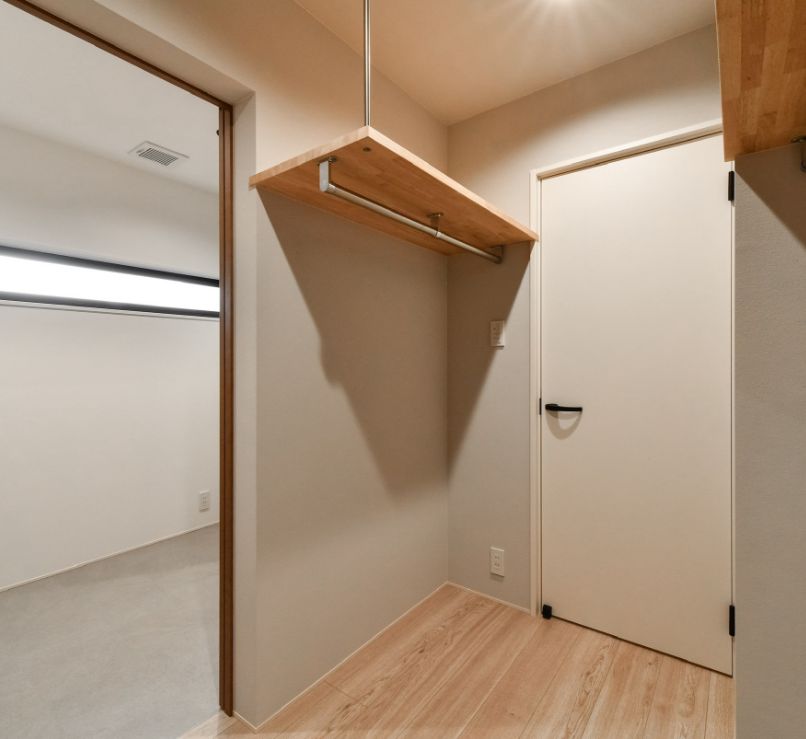 ウォークスルークローゼットの様子